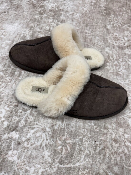 UGG Women's Scuffette II Espresso Suede Upper Slippers Sheepskin Warm US Size 10 - Picture 2 of 6